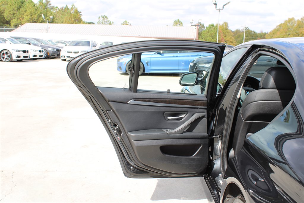 2011 BMW MDX 550i photo