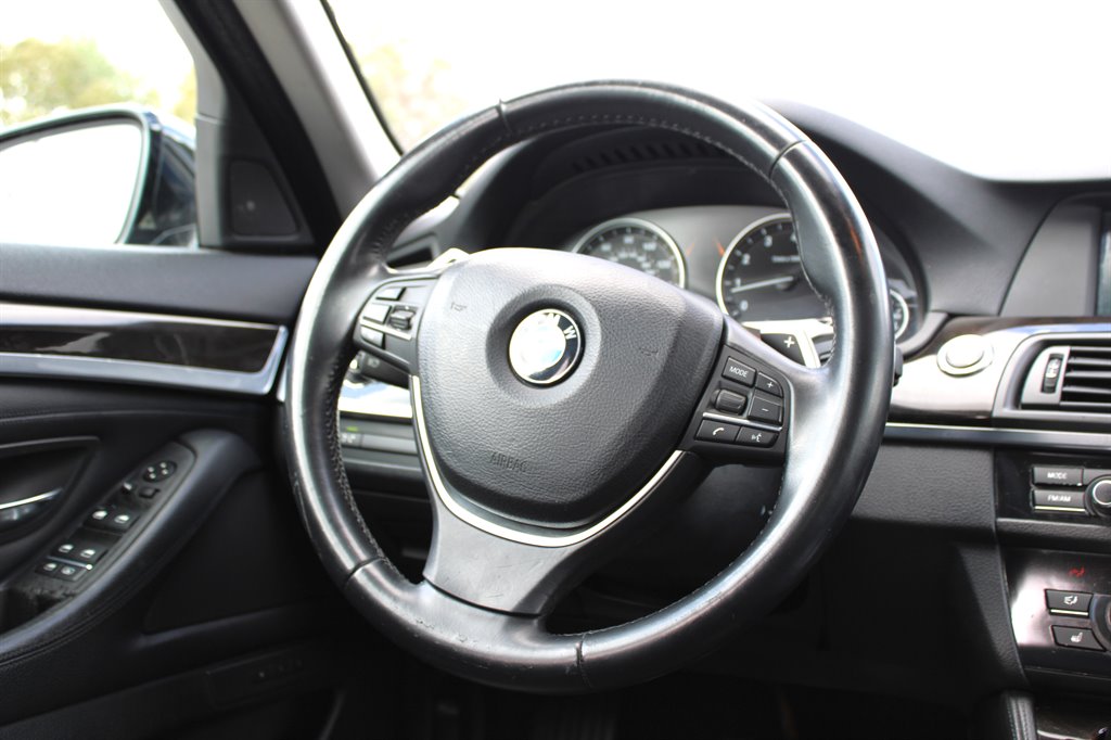 2011 BMW MDX 550i photo
