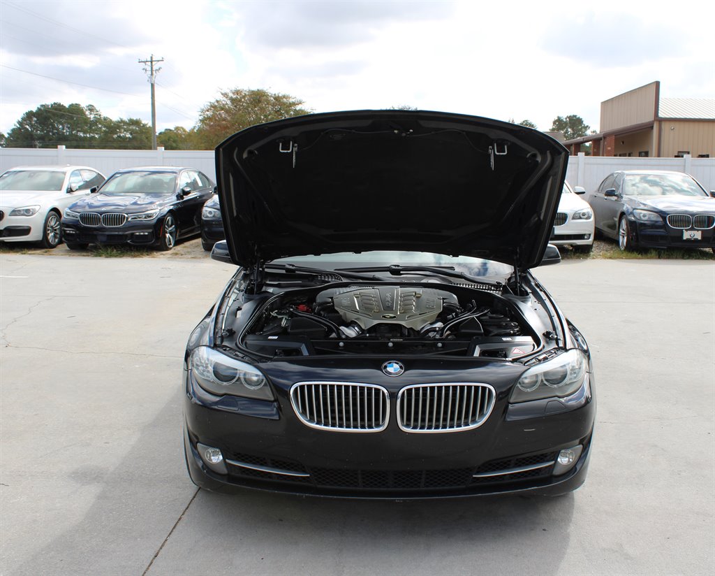 2011 BMW MDX 550i photo