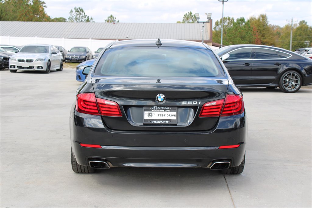 2011 BMW MDX 550i photo