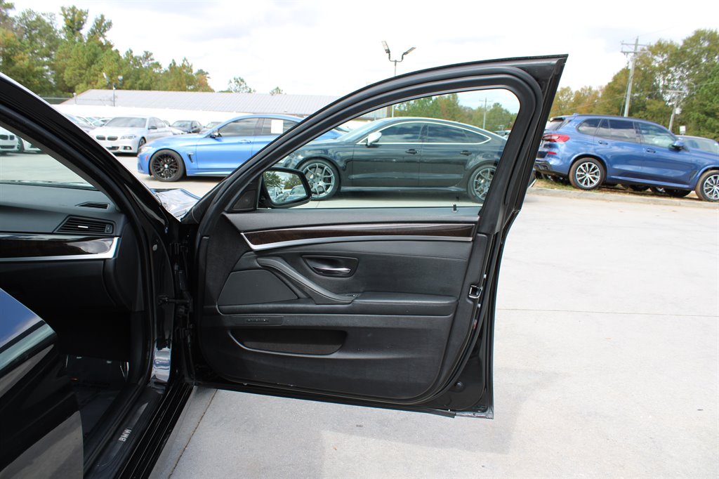 2011 BMW MDX 550i photo