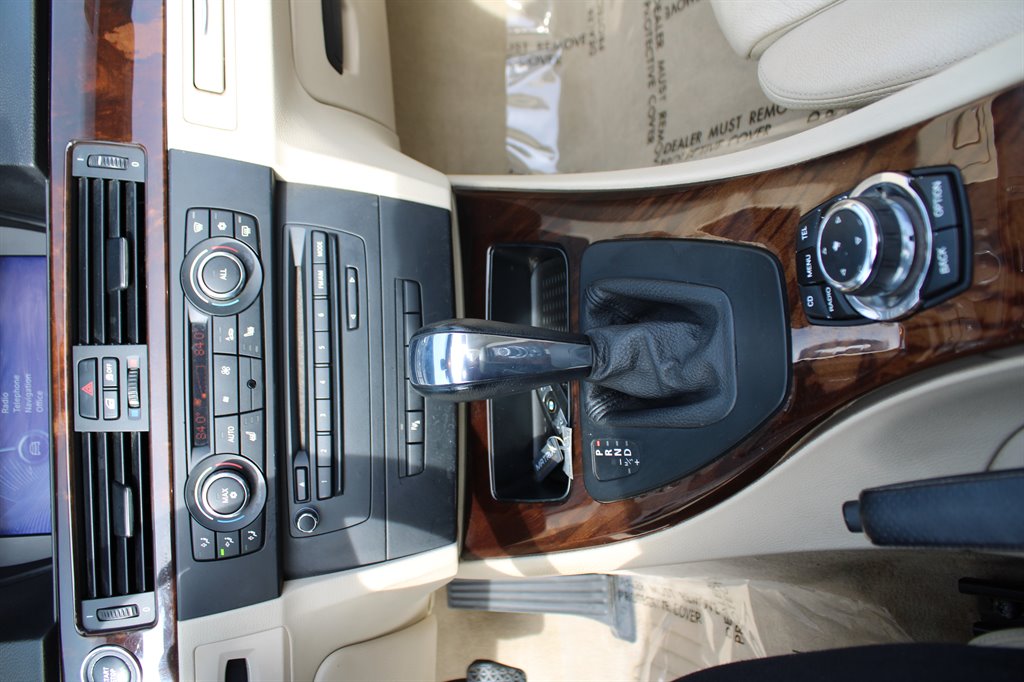 2012 BMW Legend 335i photo