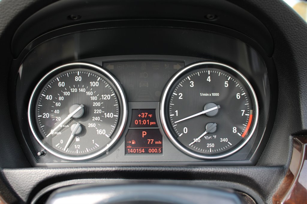 2012 BMW Legend 335i photo