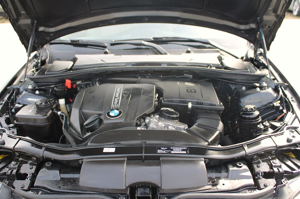 2012 BMW Legend 335i photo