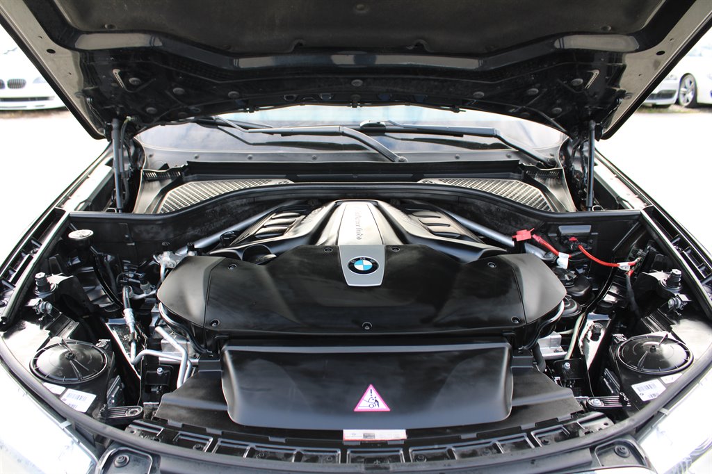 2014 BMW X5 xDrive50i photo