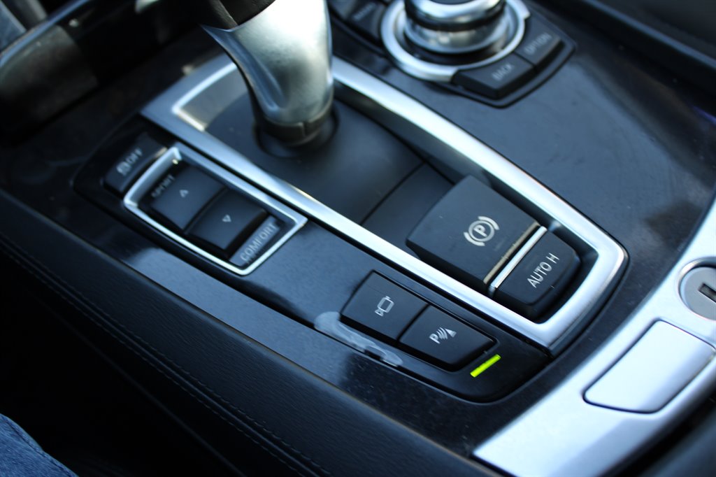 2009 BMW 7-Series 750i photo