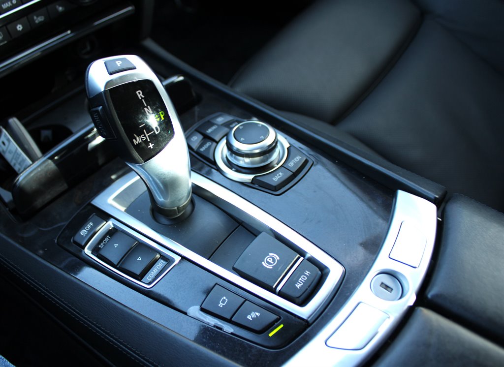 2009 BMW 7-Series 750i photo