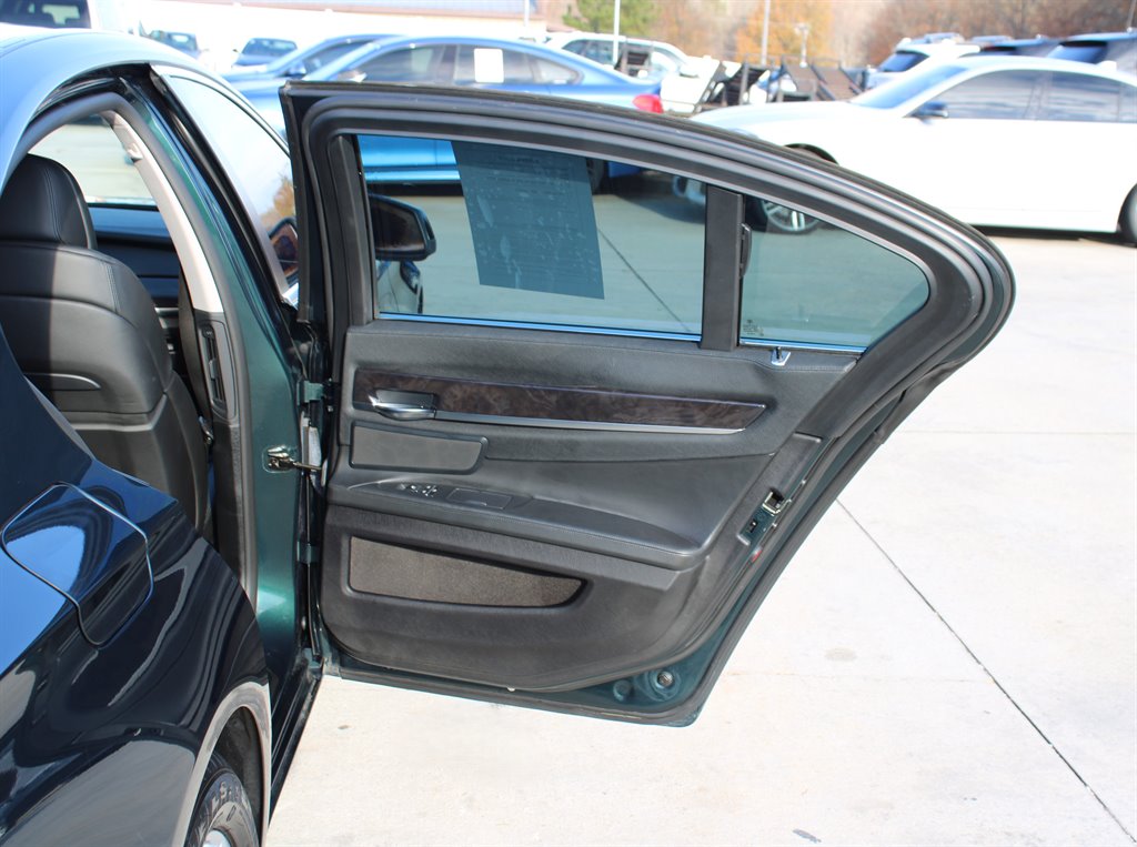 2009 BMW 7-Series 750i photo