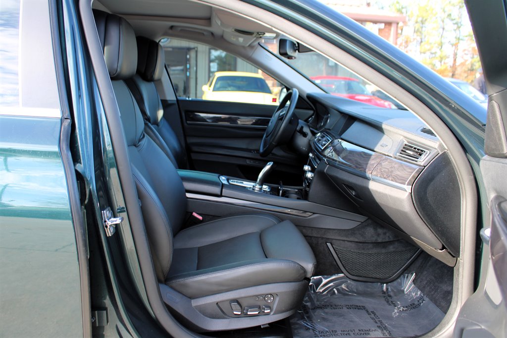 2009 BMW 7-Series 750i photo