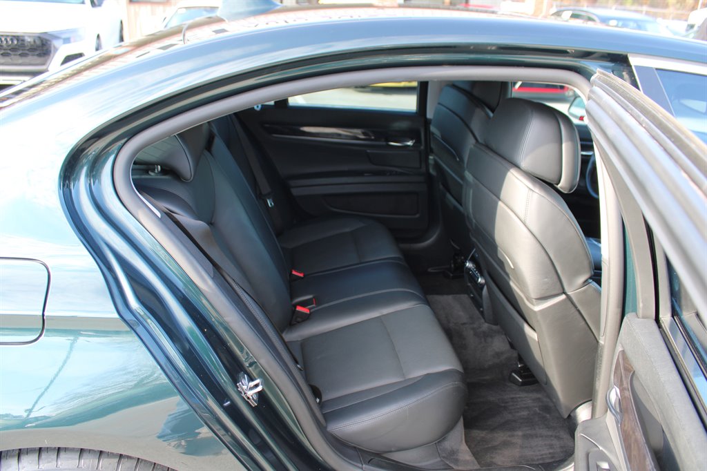 2009 BMW 7-Series 750i photo