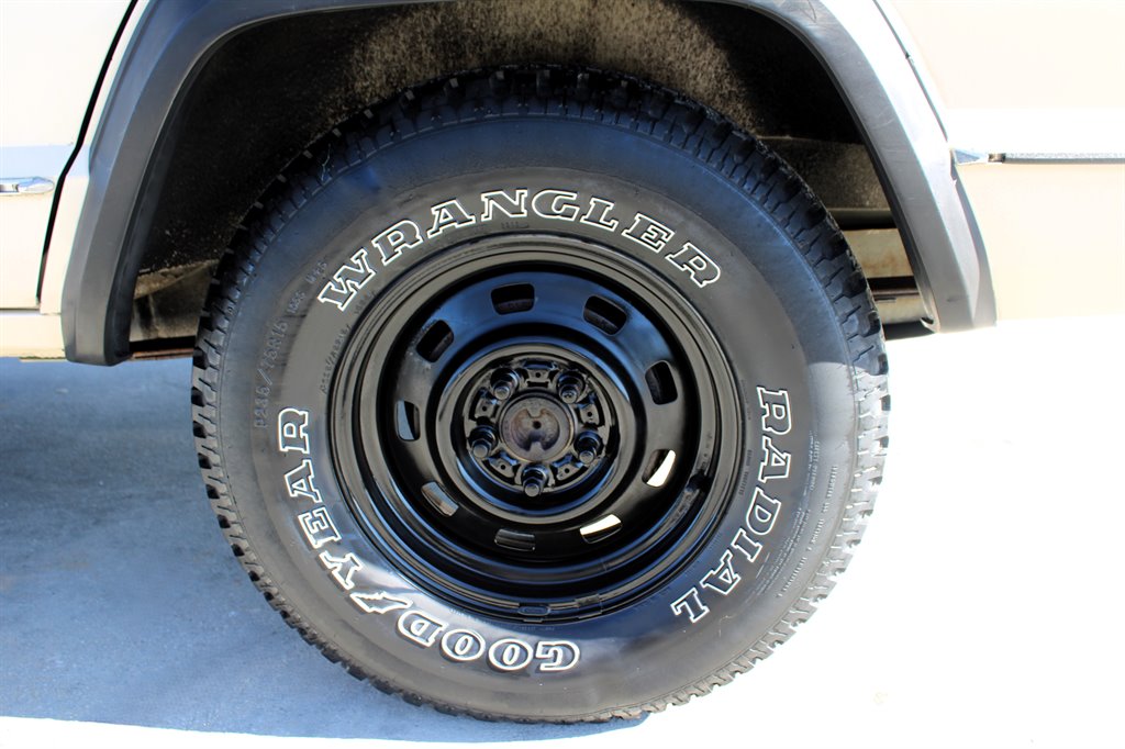 1989 Jeep Cherokee photo