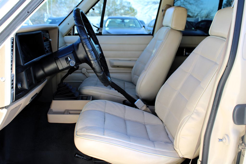 1989 Jeep Cherokee photo