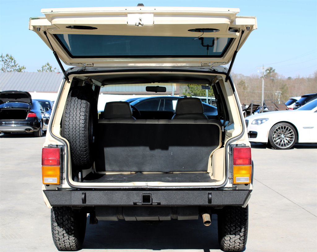 1989 Jeep Cherokee photo