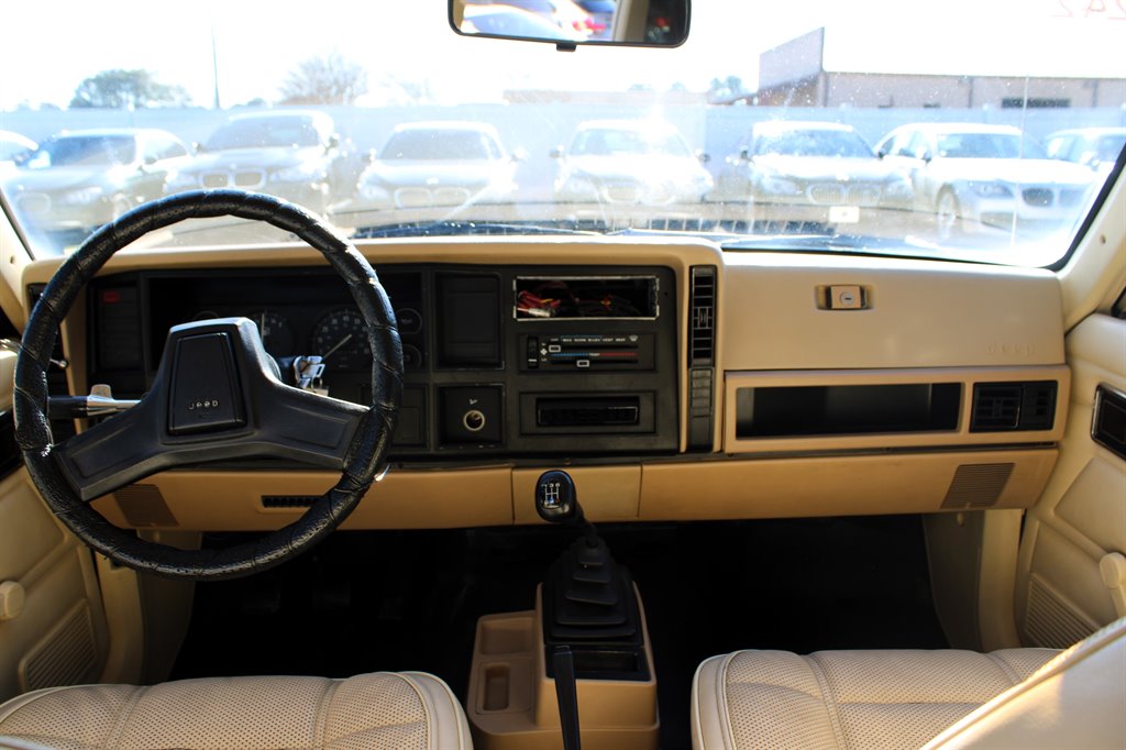 1989 Jeep Cherokee photo