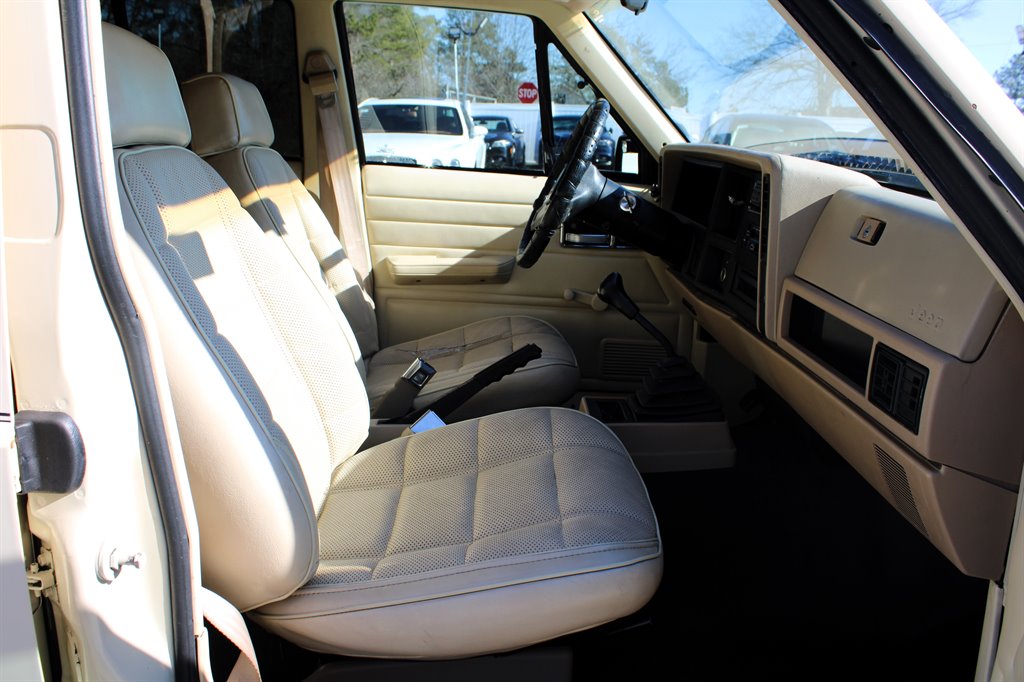 1989 Jeep Cherokee photo