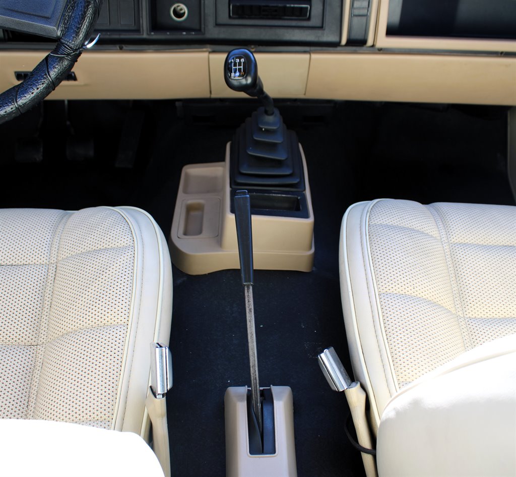 1989 Jeep Cherokee photo