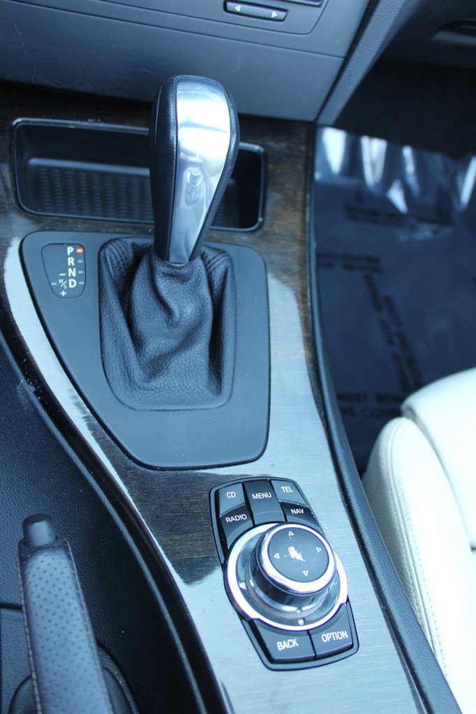 2011 BMW Legend 335i photo