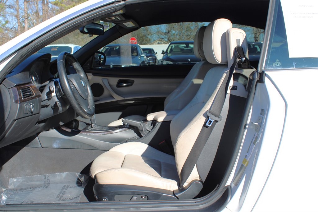 2011 BMW Legend 335i photo