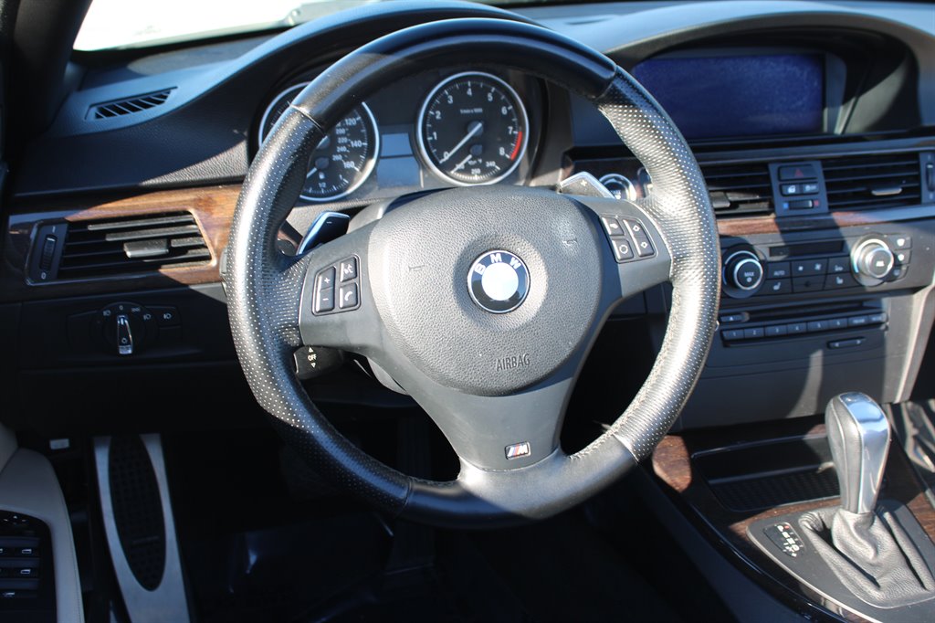 2011 BMW Legend 335i photo
