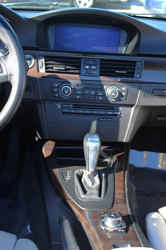 2011 BMW Legend 335i photo