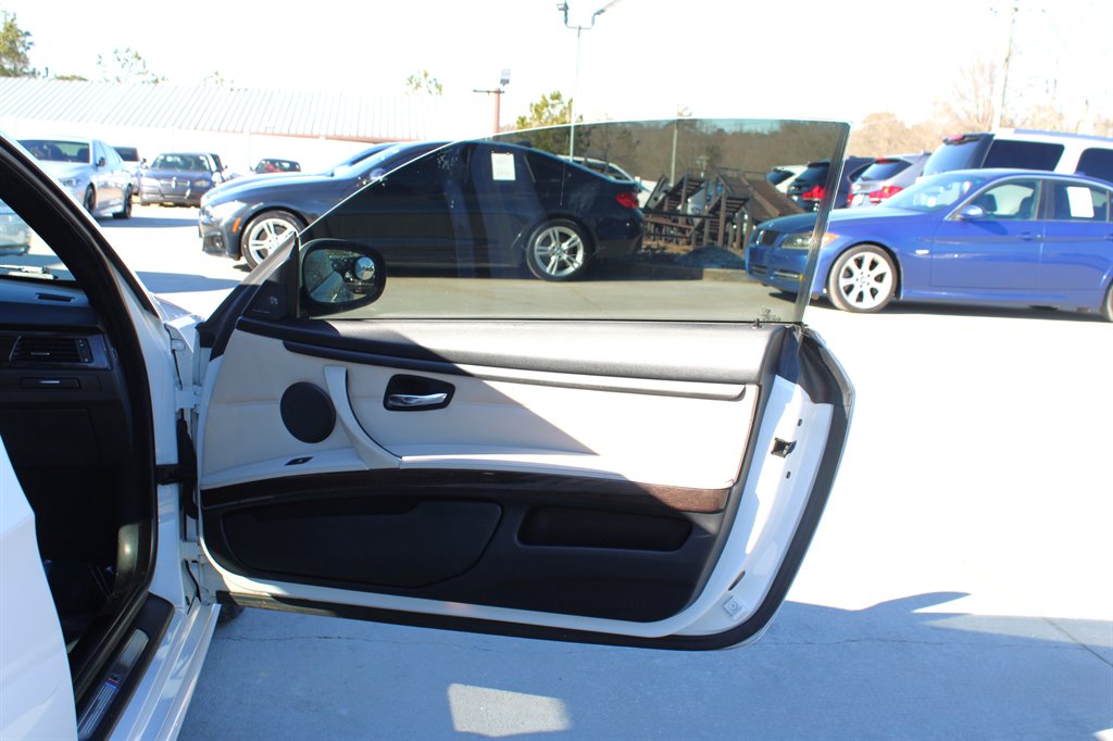 2011 BMW Legend 335i photo