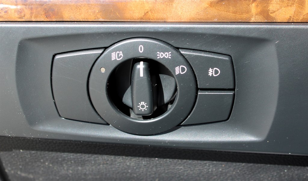 2008 BMW 3-Series 328xi photo