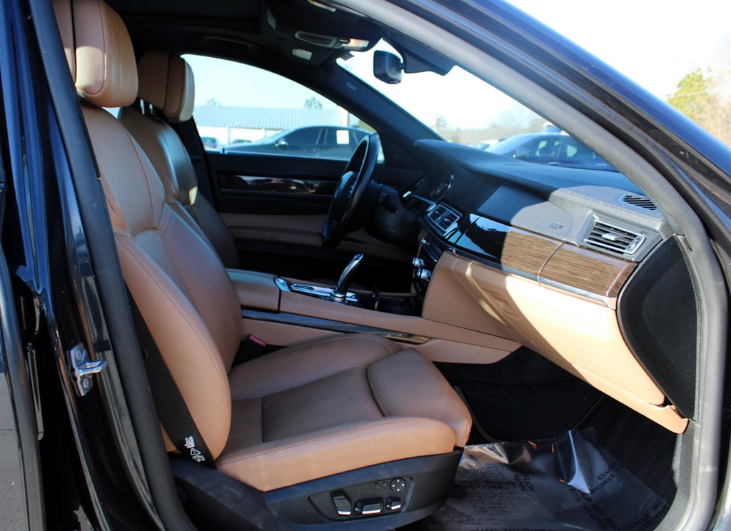 2010 BMW MDX 750i xDrive photo