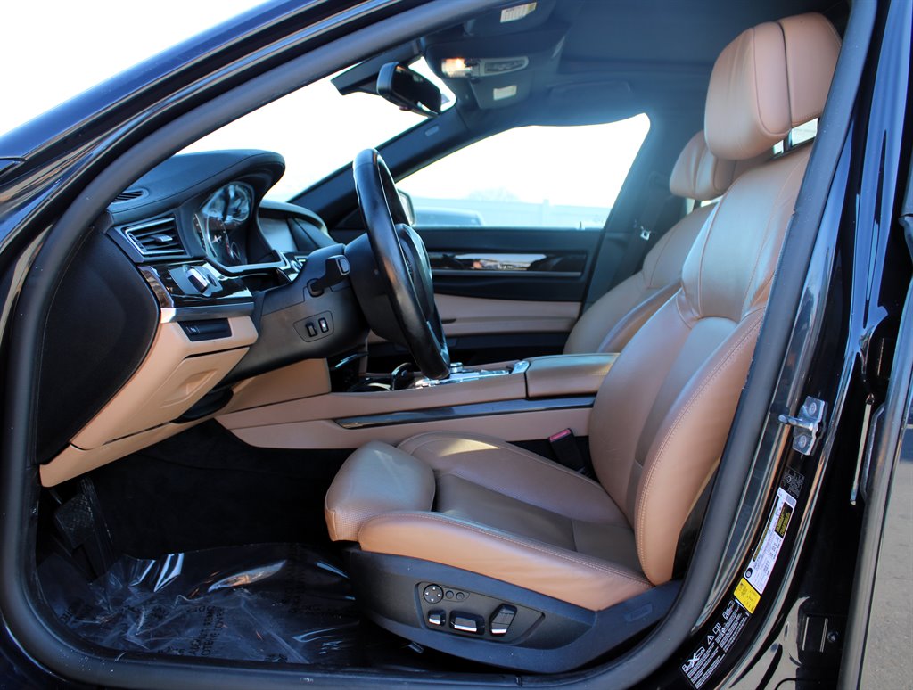 2010 BMW MDX 750i xDrive photo
