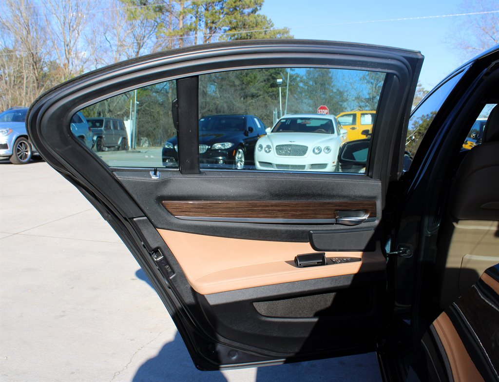 2010 BMW MDX 750i xDrive photo