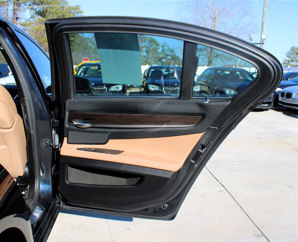 2010 BMW MDX 750i xDrive photo