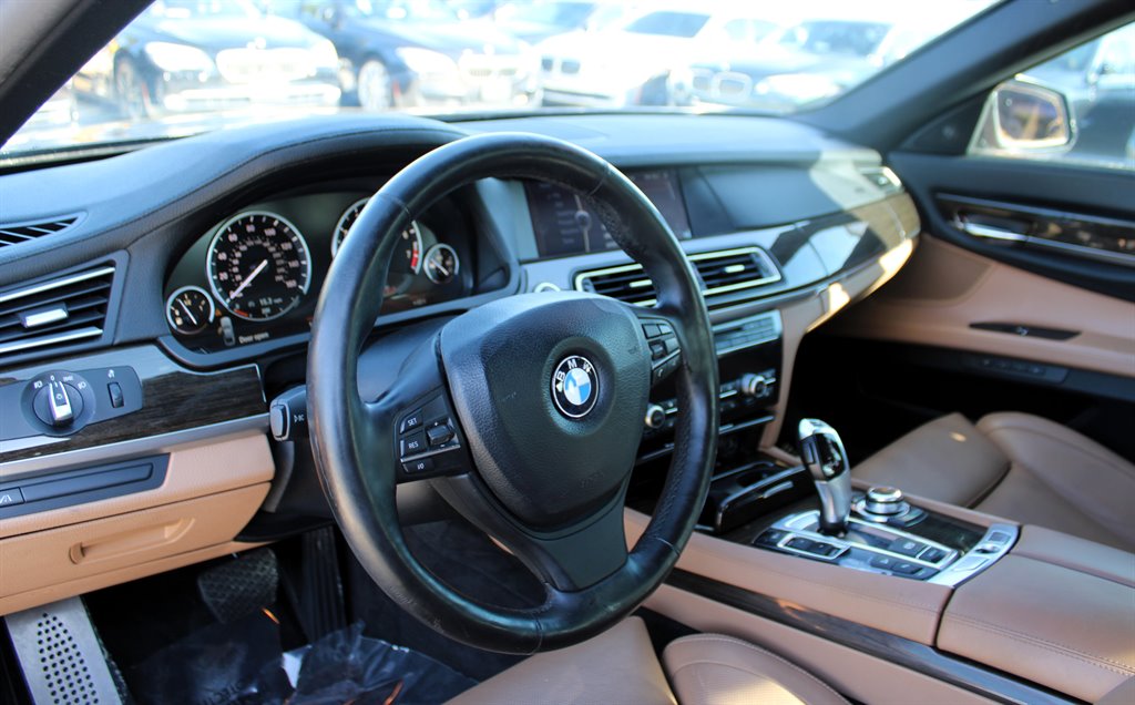 2010 BMW MDX 750i xDrive photo