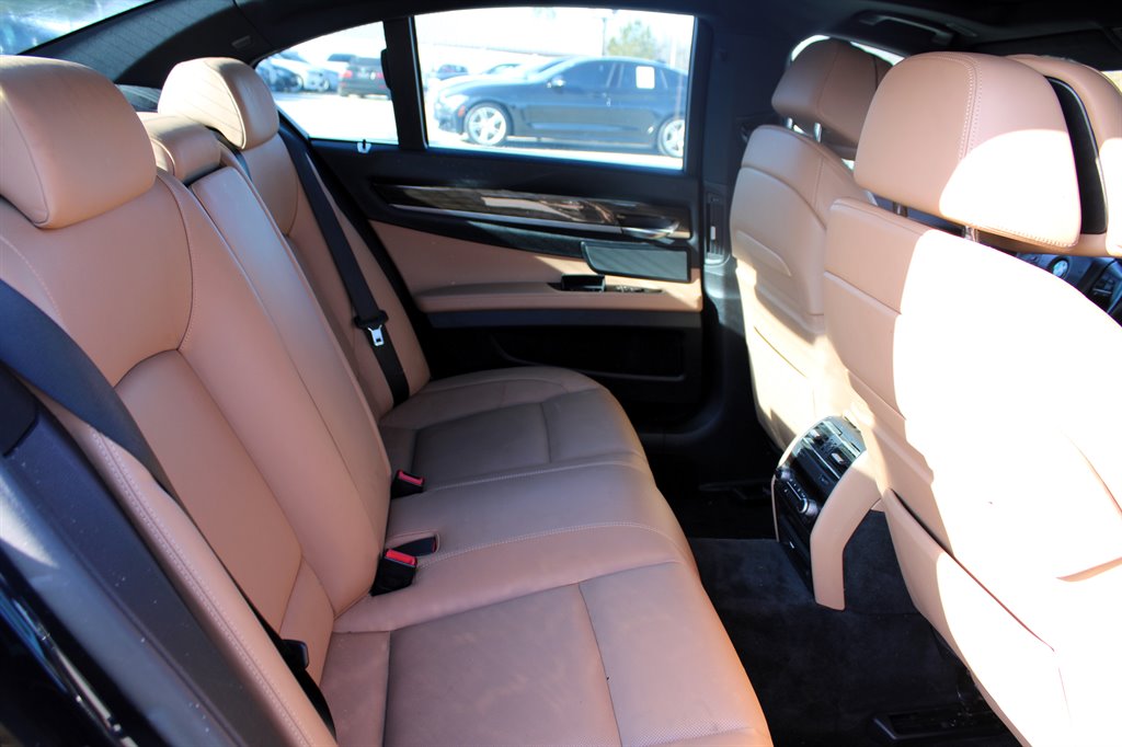 2010 BMW MDX 750i xDrive photo