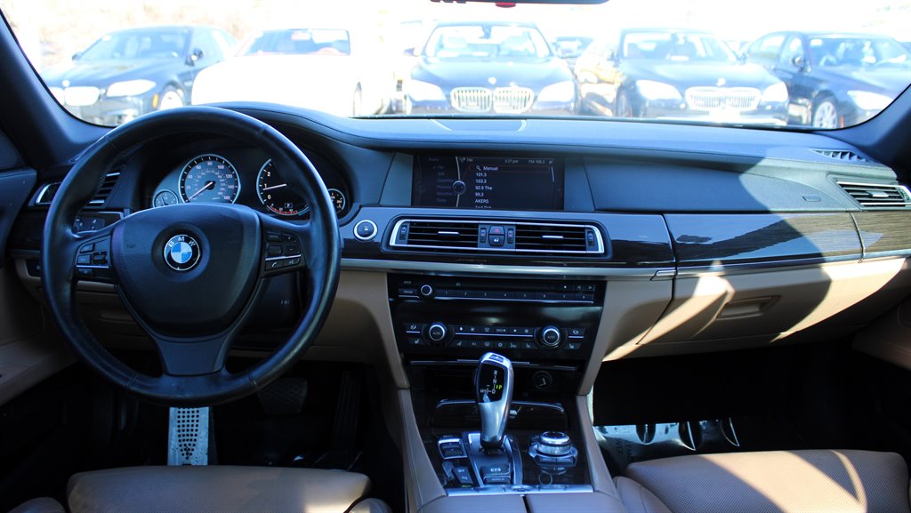 2010 BMW MDX 750i xDrive photo