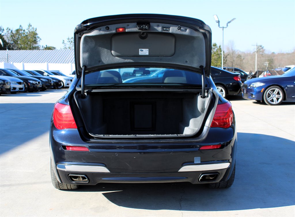 2010 BMW MDX 750i xDrive photo