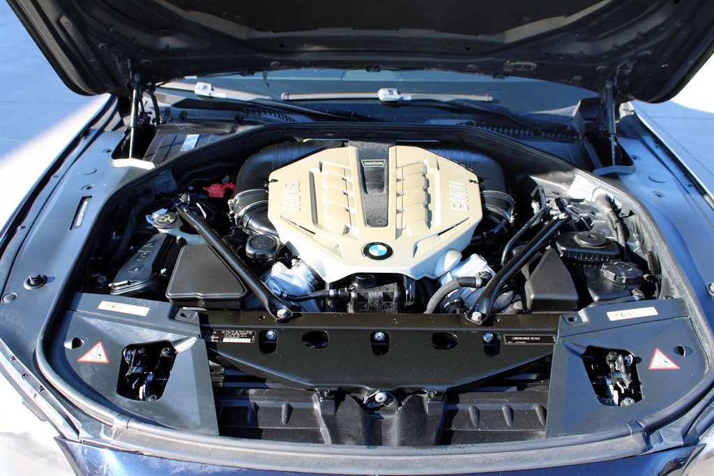 2010 BMW MDX 750i xDrive photo