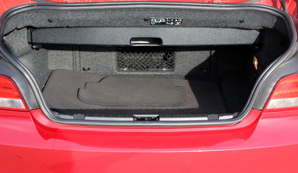 2011 BMW Legend 135i photo