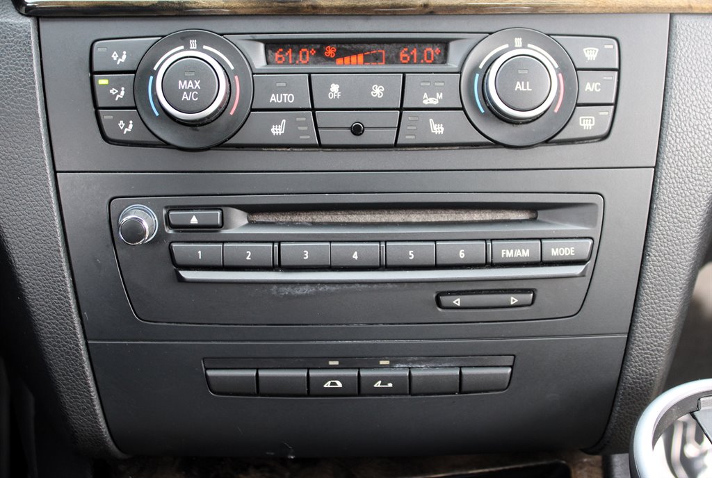 2011 BMW Legend 135i photo