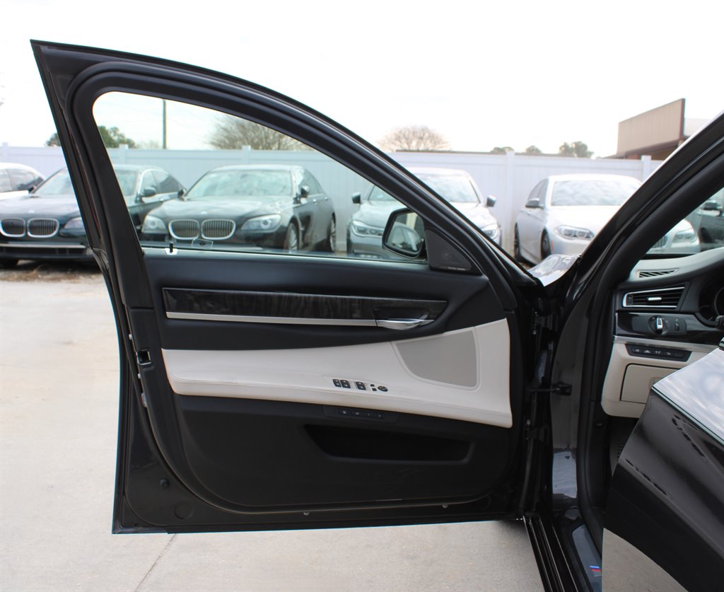 2015 BMW 7-Series 750li photo
