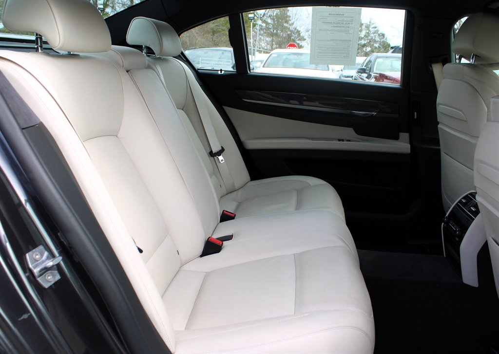 2015 BMW 7-Series 750li photo