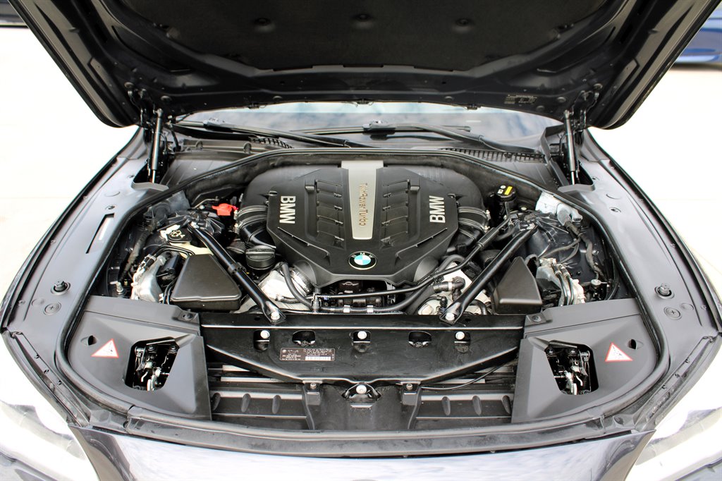 2015 BMW 7-Series 750li photo