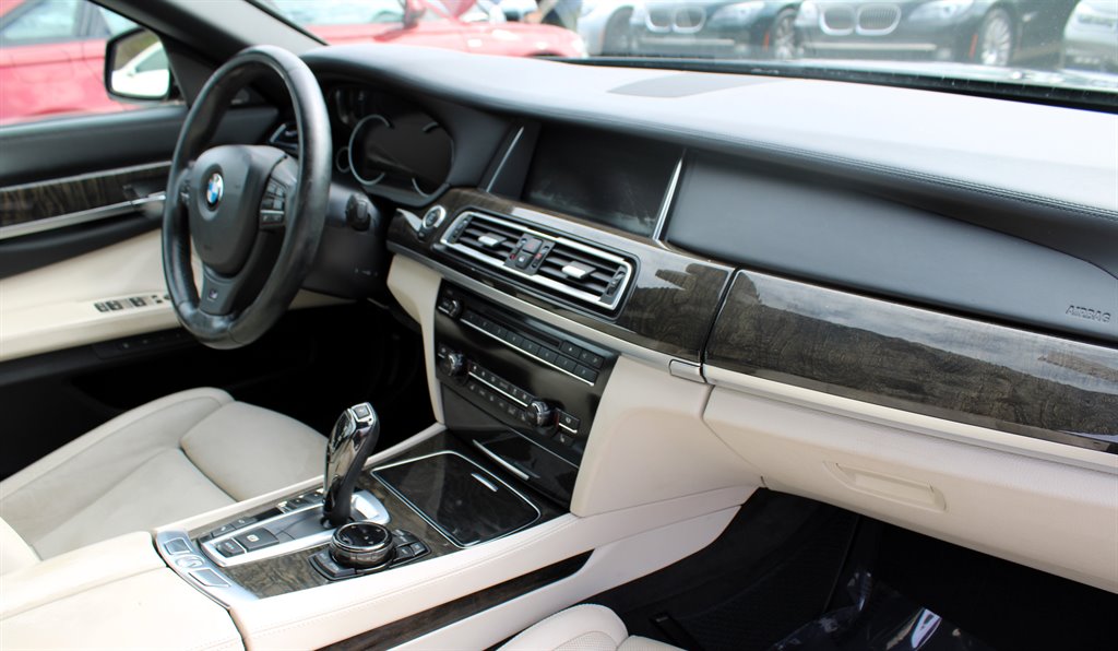 2015 BMW 7-Series 750li photo