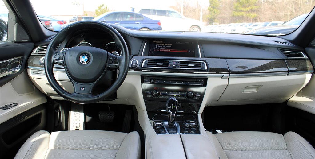 2015 BMW 7-Series 750li photo