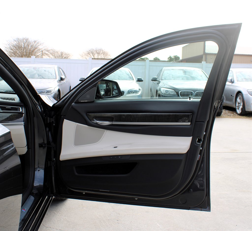 2015 BMW 7-Series 750li photo