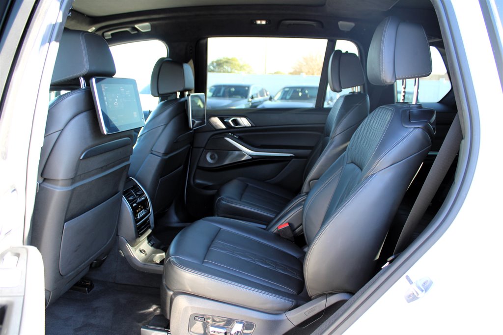 2020 BMW X7 M50i photo