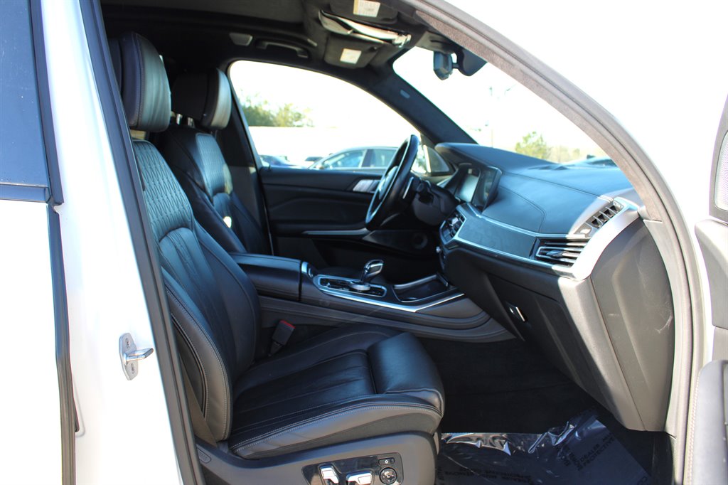 2020 BMW X7 M50i photo