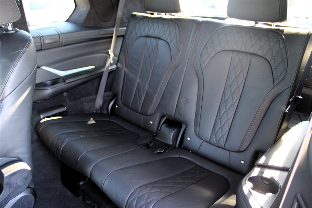 2020 BMW X7 M50i photo