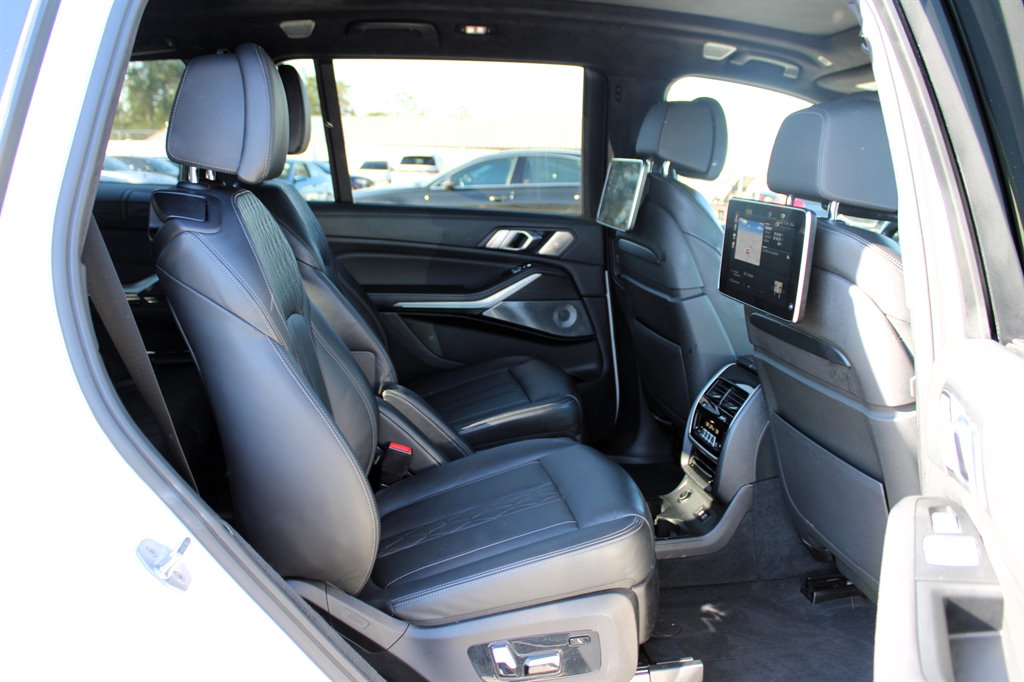 2020 BMW X7 M50i photo