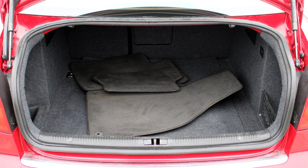 2003 Audi A4 1.8T quattro photo
