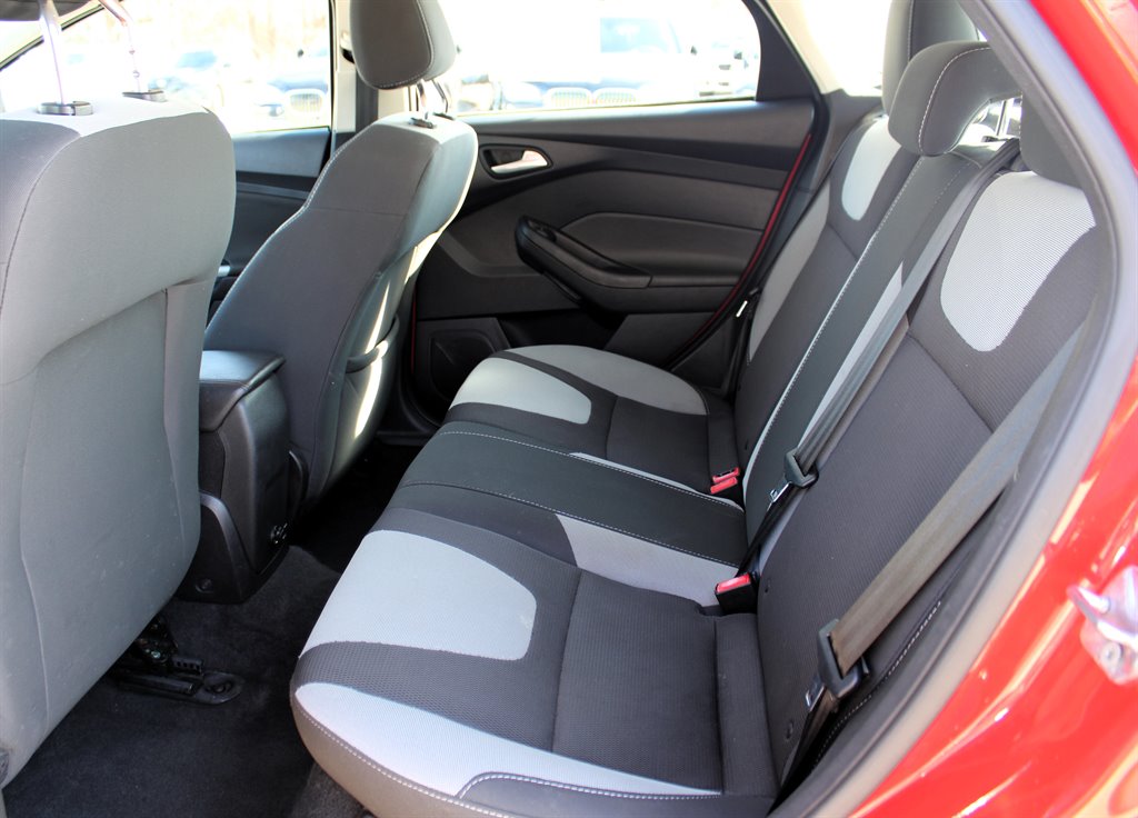 2012 Ford Focus SE photo