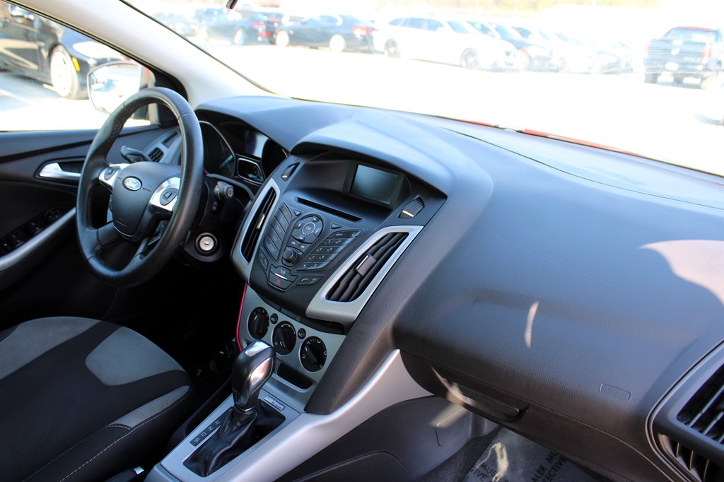 2012 Ford Focus SE photo